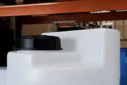 Емкость дозировочная 100л под плотность до 1.88 г/см3 белая